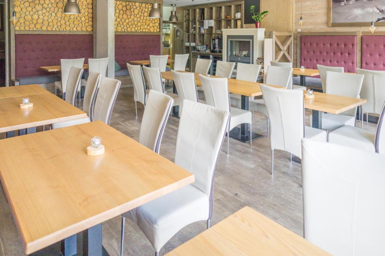 بيسندورف Praga Apartments & Restaurant Zell Am See-Kaprun المظهر الخارجي الصورة