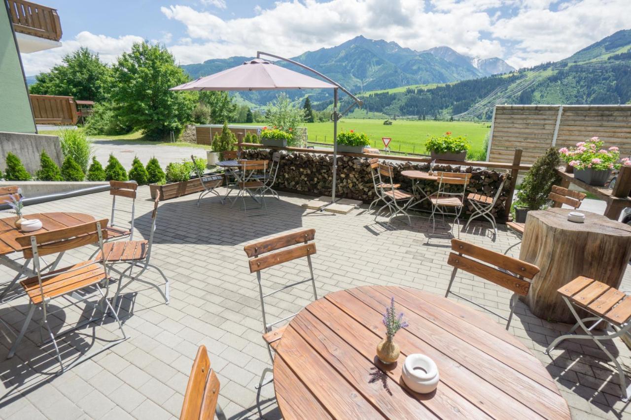 بيسندورف Praga Apartments & Restaurant Zell Am See-Kaprun المظهر الخارجي الصورة