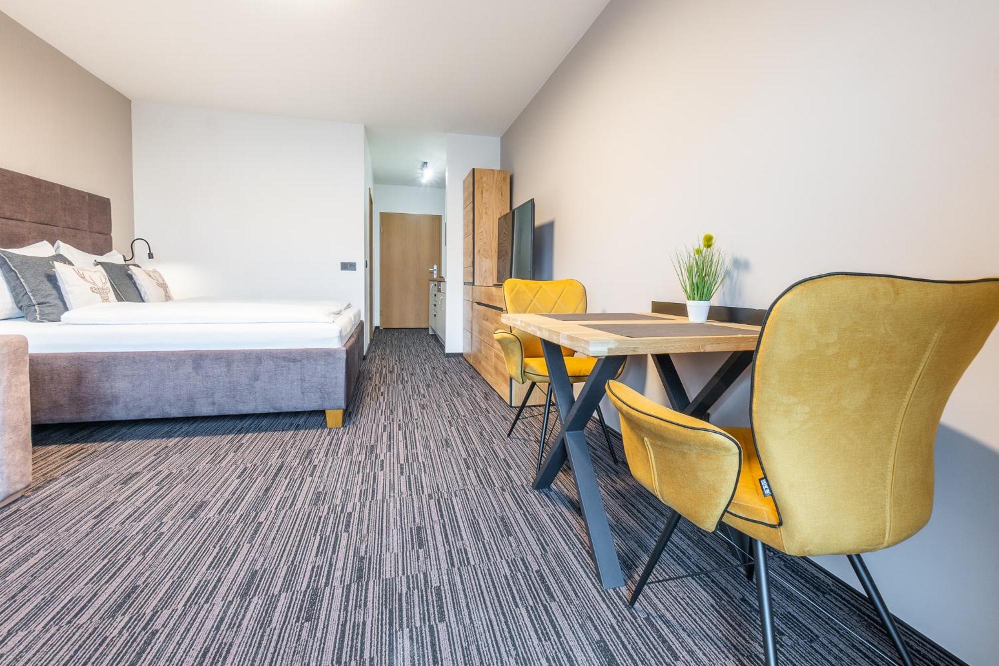 بيسندورف Praga Apartments & Restaurant Zell Am See-Kaprun المظهر الخارجي الصورة