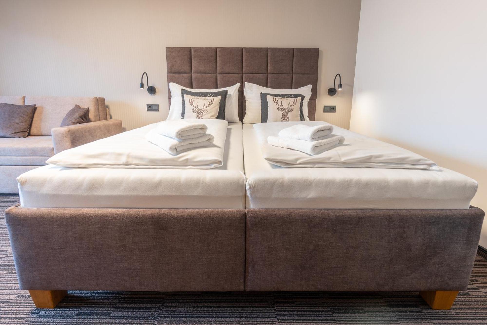 بيسندورف Praga Apartments & Restaurant Zell Am See-Kaprun المظهر الخارجي الصورة